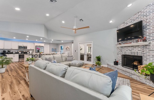 Ocala House | 1 acre private retreat with pool, firepit, volleyball, basketball & open concept