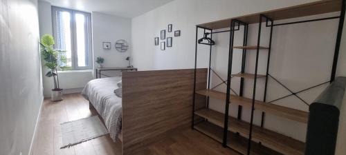 Mantes-la-Jolie Apartment | 1- appartement duplex 44 m2
