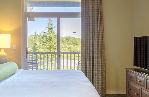 Boyne Falls Villa | 1 Bd 1 Ba Villa at Boyne Mountain - Mountain Run at Boyne