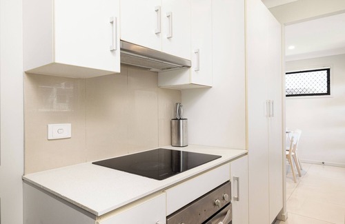 Rocklea Apartment | 1 Bdr Apt! Spotless! Garage Parking! 120D1