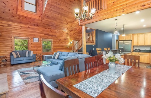 Stevensville RV Rental | 1 Bdr Cabin w/fireplace & Jacuzzi close to wineries, breweries, Lake Mi and more