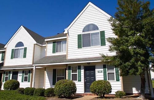 Berkeley Condo | 1 BDRM~ HISTORIC POWHATAN RESORT~ BUSCH GARDENS 8 MILES~ INDOOR/OUTDOOR POOLS