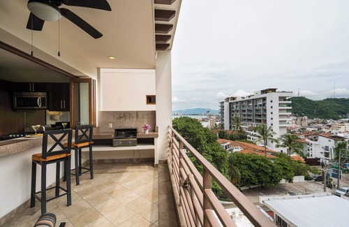 Romantic Zone Condo | 1 bed 1 bath Mountain View Suite · R308