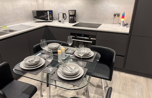 Sunbury on Thames Apartment | 1 Bed apartment in Sunbury-On-Thames *Free Parking*