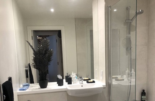 Alperton Apartment | 1 bed apartment, 30 minutes from Central London