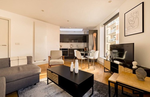 St Luke's Apartment | 1 Bed Apartment with Balcony in Dingley