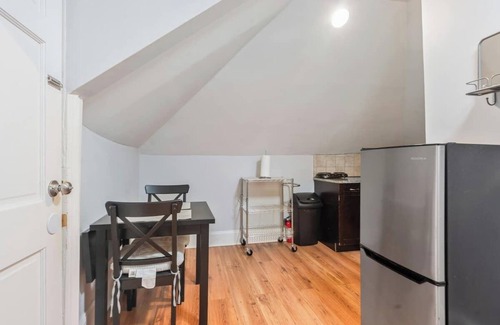 North Bergen Apartment | 1 Bed apt , 20 min from NY, Close to bus station and groceries