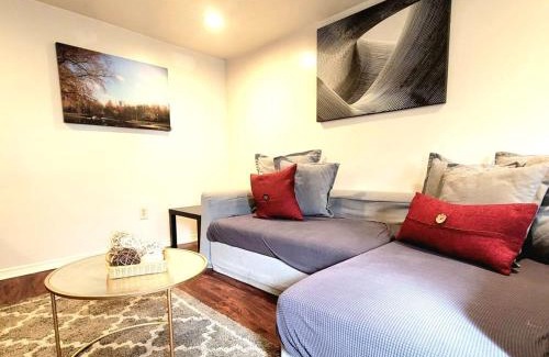 South Side Flats Apartment | 1 Bed Apt - Amazing Location 1 Block to Carson St