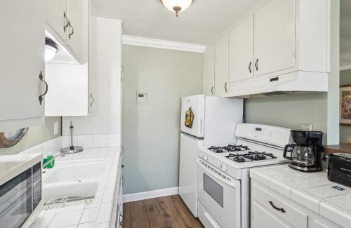 Carpinteria Apartment | 1 Bed Beach Condo #131