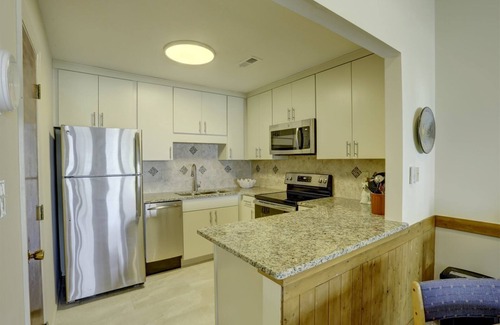 Colington Condo | 1-Bed Condo with Stunning Ocean Views, Pool