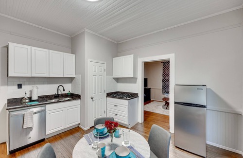 Columbia Apartment | 1 Bed Cozy Historic Downtown Columbia (Elmwood Park)