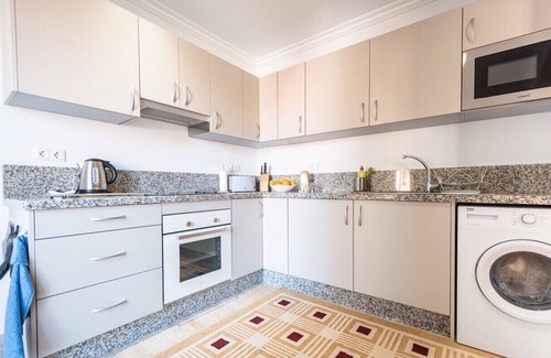 Vera Beach Apartment | 1 Bed Flat-Sleeps 2-Parking-Wifi-Pool-Garden