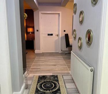 Edgbaston Apartment | 1 Bed Flat - Sleeps 2 - Jacuzzi - Parking - Wifi