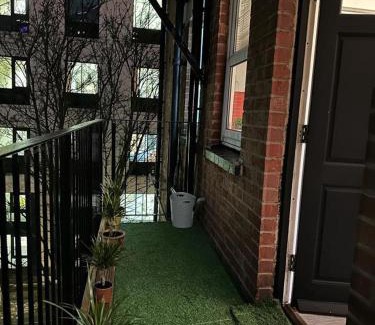 Edgbaston Apartment | 1 Bed Flat - Sleeps 2 - Jacuzzi - Parking - Wifi
