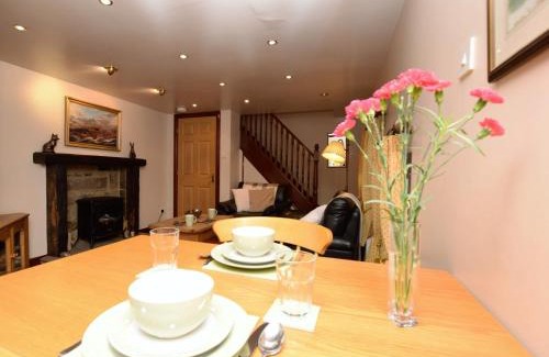 Ashford-in-the-Water House | 1 Bed in Ashford in the Water PK547