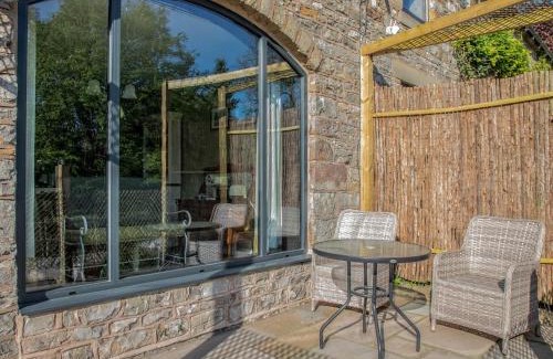 Cauldon Low Apartment | 1 Bed in Waterfall 89733