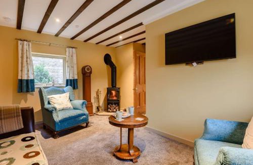 Cauldon Low Apartment | 1 Bed in Waterfall 89733