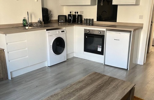 Weston-super-Mare Apartment | 1 Bed Newly Refurbished Flat very close to the seafront