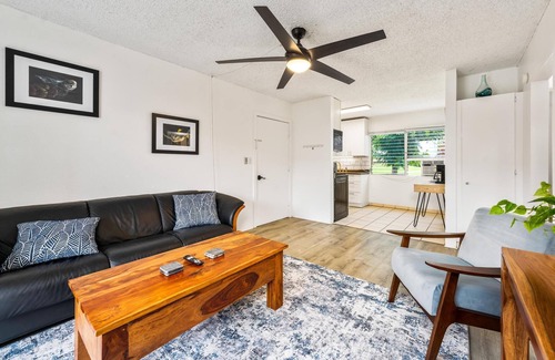 Historic Kailua Village Condo | 1-Bed Rental in Downtown Kailua-Kona with Pool Lanai and Convenient Location