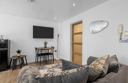 Plymouth Apartment | 1 Bed Stylish Central Apartment - Barbican Plymouth