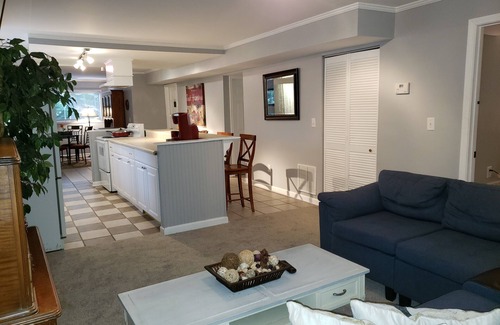Roswell House | 1 Bed W/Attached Bathroom, Kitchen, Living Room, Refrigerator, & Washer/Dryer