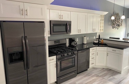 Geneva Condo | 1 Bedroom, 1 Bath, City View Flatt - Short Walk to Many Local Restaurants, Pubs, & Seneca Lake
