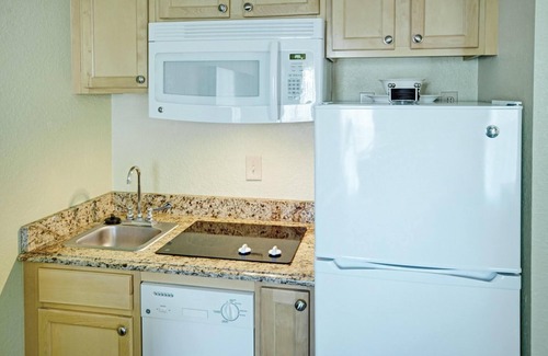 Kissimmee Resort | 1 Bedroom/1 Bath Suite Just 10 Mins from Disney World!