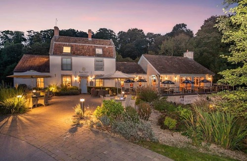 Newton St Loe Ski Chalet | 1 bedroom accommodation in Newton Saint Loe, Nr Bath