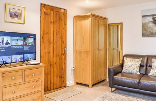 Poole Cottage | 1 bedroom accommodation in Broadstone