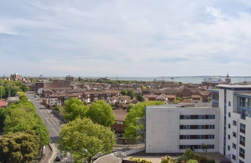 Portsmouth Cottage | 1 bedroom accommodation in Gunwharf Quays, near Portsmouth
