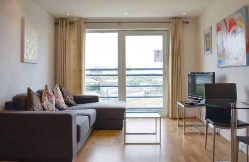 Portsmouth Cottage | 1 bedroom accommodation in Gunwharf Quays, near Portsmouth