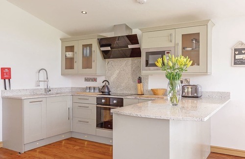 Welsh Frankton Ski Chalet | 1 bedroom accommodation in Ellesmere