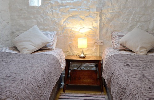 Lunan Cottage | 1 bedroom accommodation in Lunan Bay
