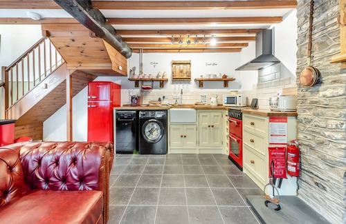 Lampeter Cottage | 1 bedroom accommodation in Cribyn, near Lampeter