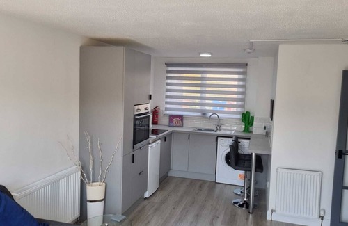 Polmont Apartment | 1 bedroom accommodation in Falkirk. Perfect for contractors