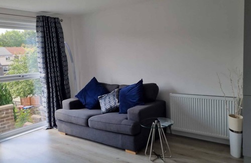 Polmont Apartment | 1 bedroom accommodation in Falkirk. Perfect for contractors