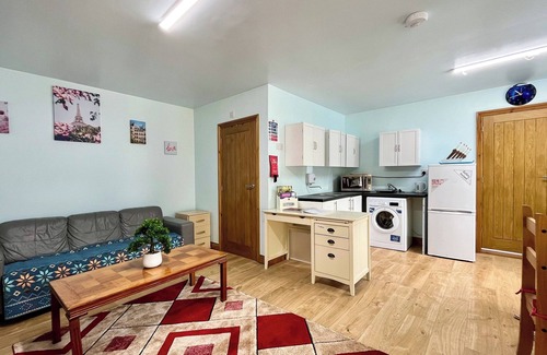 Chiseldon Cottage | 1 bedroom accommodation in Chiseldon, Near Marlborough