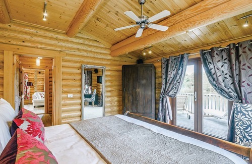 Weybread Cabin | 1 bedroom accommodation in Weybread, Diss