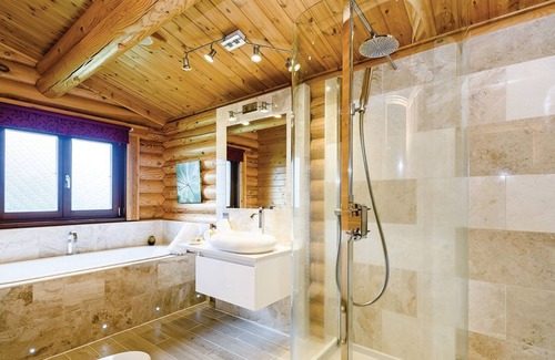 Weybread Cabin | 1 bedroom accommodation in Weybread, Diss
