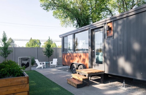 Larkspur House | 1 bedroom accommodation in Bend
