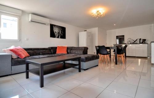 Mas Thibert House | 1 Bedroom Amazing Home In Mas-Thibert