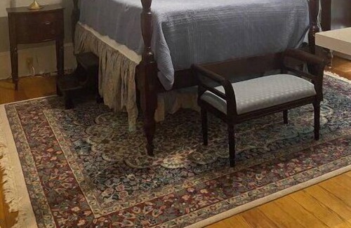 Washington Apartment | 1 bedroom and bathroom on East Main Street
