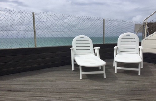 Agon-Coutainville Apartment | 1-bedroom apartment with view of private beach.