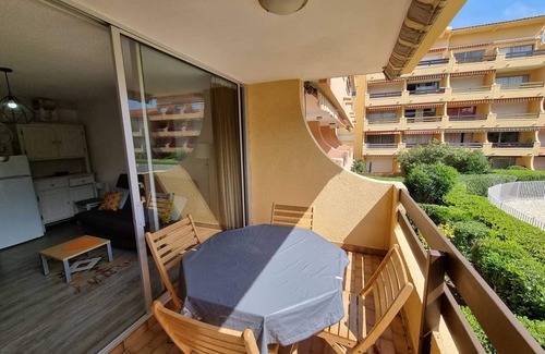 Argeles Plage Apartment | 1-Bedroom Apartment with Pool and Parking, Sleeps 4, near the beach in Argelès-sur-Mer