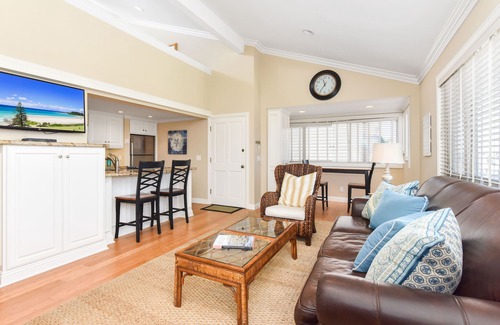 Santa Ana Heights House | 1 Bedroom Apartment at an Oceanfront Location n 60th St