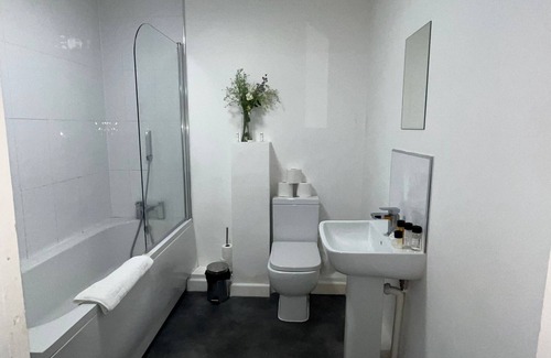 George Green Apartment | 1 Bedroom apartment near London heathrow airport