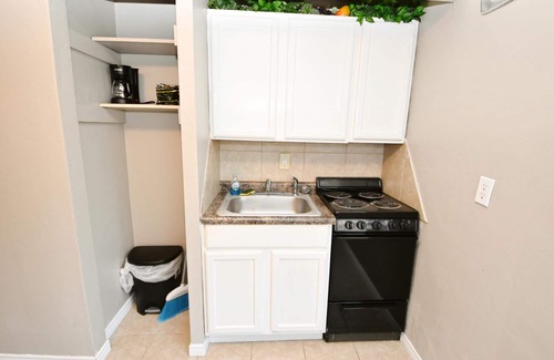South Bend Apartment | 1 bedroom apartment near Notre Dame (1309.5)