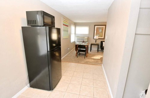 South Bend Apartment | 1 bedroom apartment near Notre Dame (1309.5)