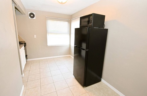 South Bend Apartment | 1 bedroom apartment near Notre Dame (1309.5)