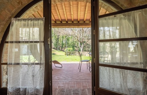 Chianni Apartment | 1 Bedroom Apartment with pool/sauna/hydromassage @Villa Meletro Tuscany - ITALY